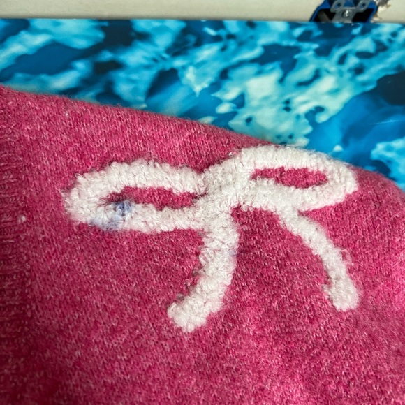 Pink Bow Cardigan Muse by the Sea – Soft Romance Meets Coastal Chic Style - Picture 4 of 8